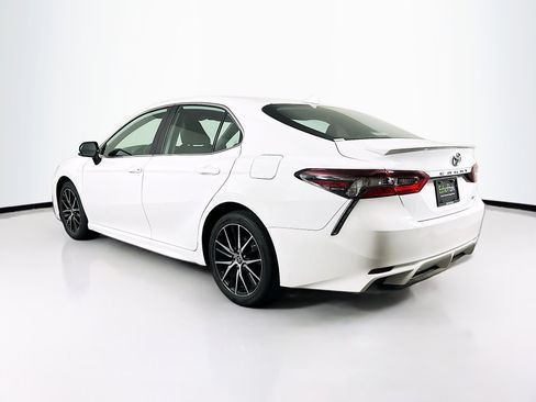 Used 2024 Toyota Camry SE FWD image 5