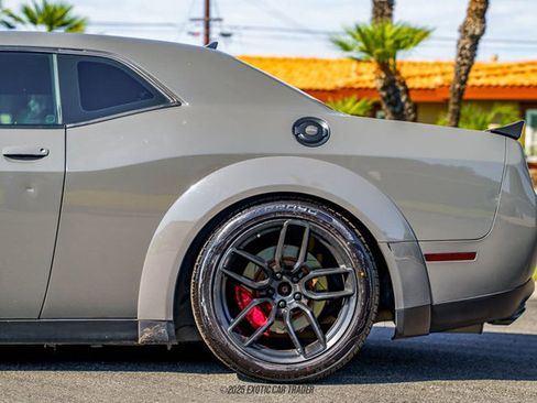 Used 2018 Dodge Challenger SRT Hellcat image 5
