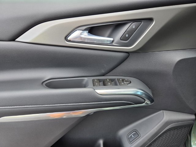 New 2027 Chevrolet Traverse LT w/ Sun and Wheel Package FWD image 13