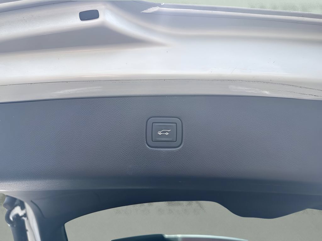 Used 2022 Chevrolet Blazer LT FWD image 12