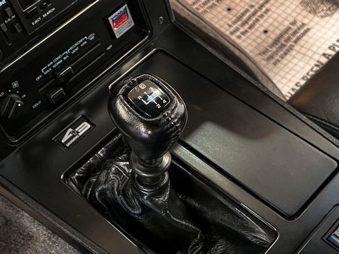 Used 1986 Chevrolet Corvette Convertible image 52