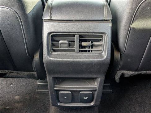 Used 2019 Ford Edge Titanium image 16