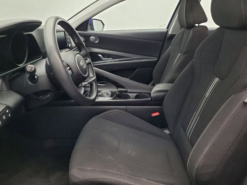 Used 2023 Hyundai Elantra Blue image 17