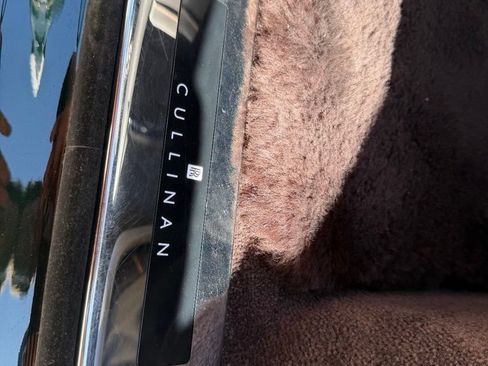 Used 2023 Rolls-Royce Cullinan w/ Cullinan Package AWD/4WD image 34