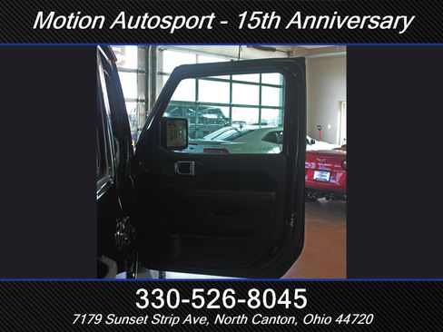 Used 2018 Jeep Wrangler Unlimited Sahara image 39