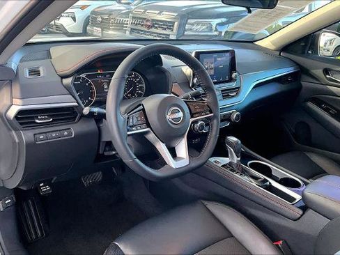 Certified 2025 Nissan Altima 2.5 SR image 16