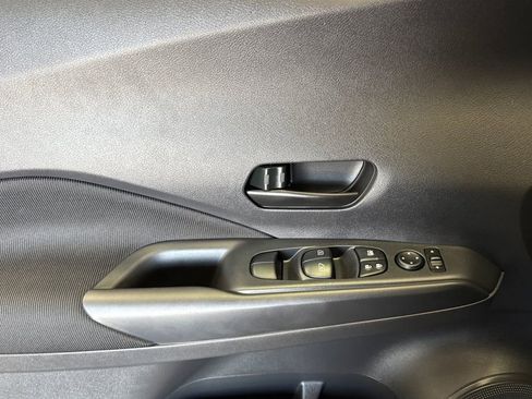 New 2025 Nissan Kicks Play S image 9