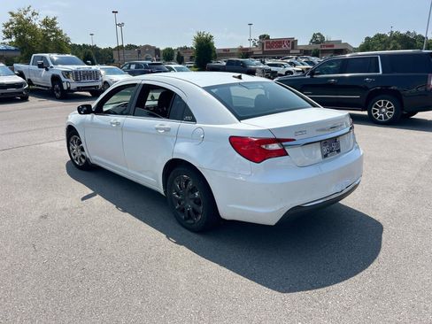 Used 2014 Chrysler 200 LX FWD image 4
