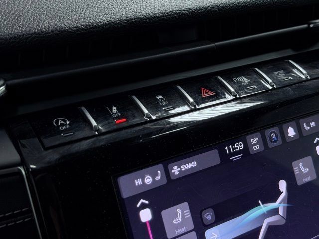 Used 2025 Jeep Grand Cherokee Altitude AWD/4WD image 35