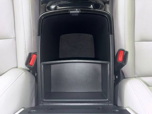 Certified 2024 Kia Telluride S w/ S Sunroof Package AWD/4WD image 9