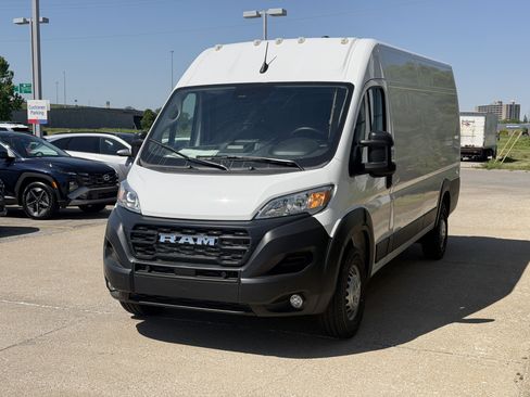 New 2025 RAM ProMaster 3500 w/ Cold Weather Group FWD image 17