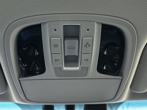 Used 2019 Kia Cadenza Technology image 39