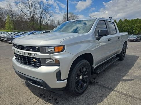 Used 2020 Chevrolet Silverado 1500 Custom w/ Custom Convenience Package image 3