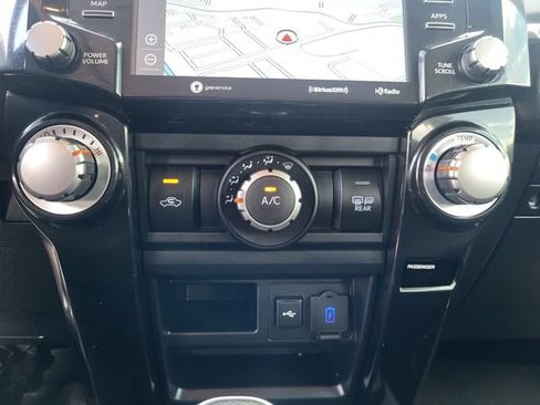 Used 2022 Toyota 4Runner TRD Off-Road Premium w/ Moonroof Package AWD/4WD image 18