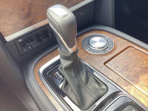 Used 2024 Nissan Armada SL w/ Captain's Chairs Package image 24