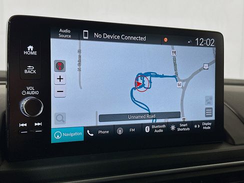 Used 2025 Honda Pilot Touring image 13