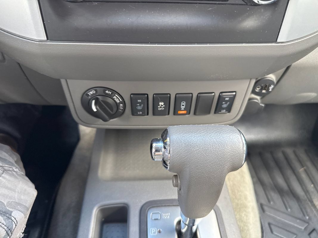 Used 2017 Nissan Frontier SV w/ SV Value Truck Package AWD/4WD image 29