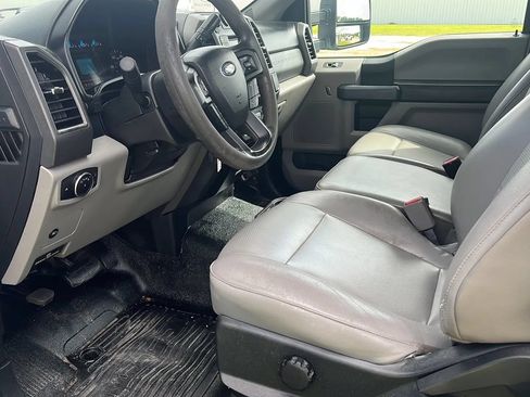 Used 2017 Ford F250 XL w/ Power Equipment Group AWD/4WD image 8