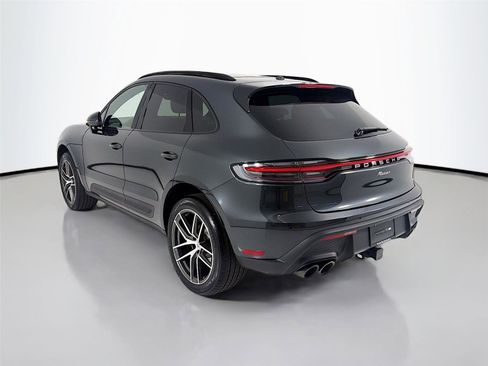 Used 2026 Porsche Macan AWD/4WD image 3
