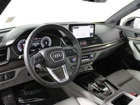 Used 2022 Audi Q5 2.0T Premium Plus AWD/4WD image 12