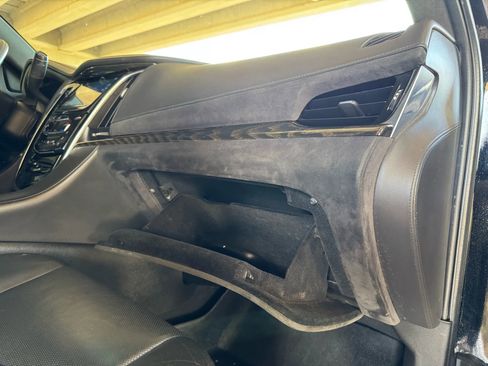 Used 2019 Cadillac Escalade Platinum image 33