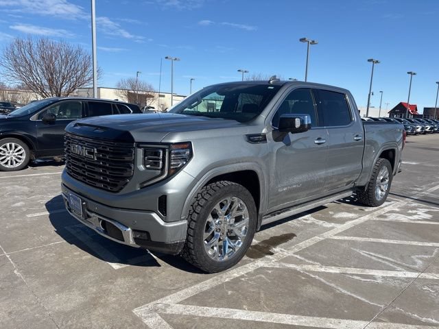 Used 2025 GMC Sierra 1500 Denali Ultimate AWD/4WD image 3