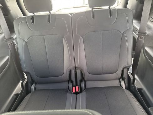 Certified 2024 Jeep Grand Cherokee L Laredo w/ Luxury Tech Group I image 9