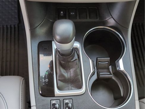 Used 2019 Toyota Highlander XLE image 20