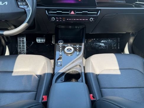 Used 2023 Kia Niro Wave w/ Wave Preserve Package FWD image 12