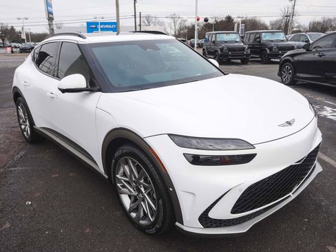 Used 2023 Genesis GV60 Advanced image 3