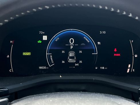 Used 2025 Toyota Camry SE image 25