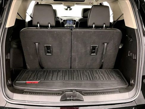 Used 2022 GMC Acadia Denali w/ GMC Pro Grade Package AWD/4WD image 43