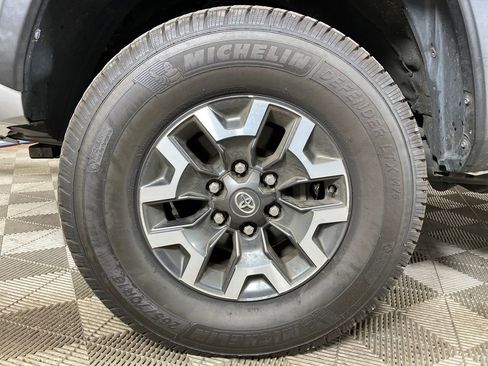 Used 2016 Toyota Tacoma TRD Off-Road image 13