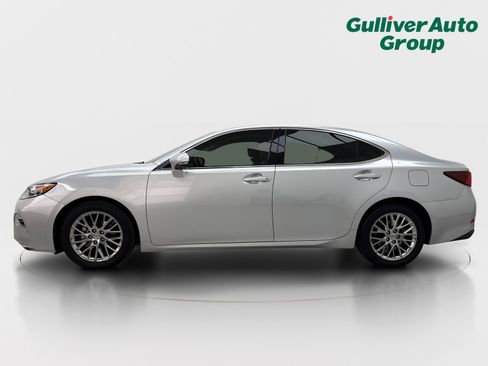 Used 2018 Lexus ES 350 w/ Luxury Package w/Wood Trim FWD image 3