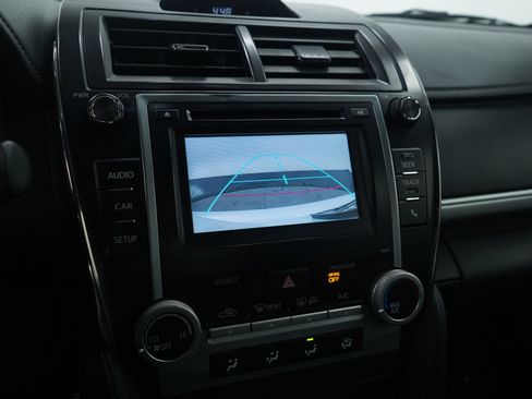 Used 2014 Toyota Camry SE image 21