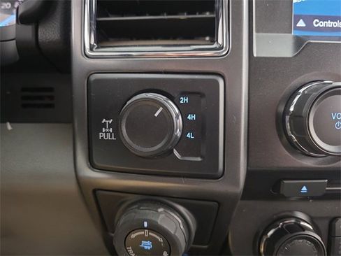 Used 2018 Ford F150 XLT w/ Equipment Group 302A Luxury image 19