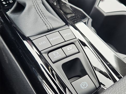 New 2026 Toyota Camry Hybrid image 11