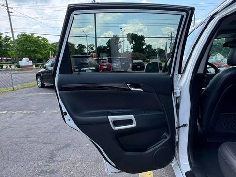 Used 2014 Chevrolet Captiva Sport LT w/ Convenience Package image 10