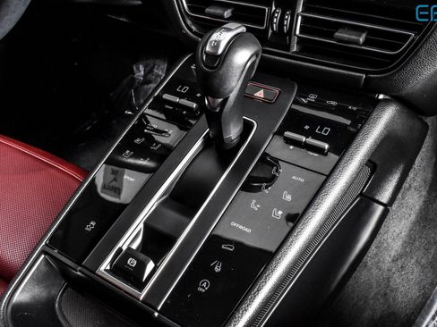 Used 2024 Porsche Macan Base w/ Premium Plus Package image 29