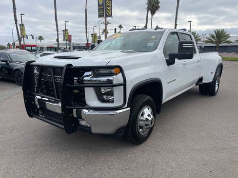 Used 2022 Chevrolet Silverado 3500 LT w/ Convenience Package image 7