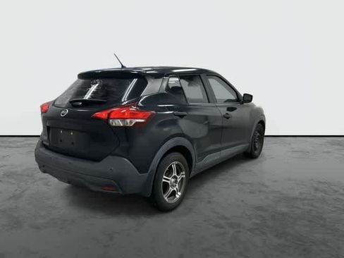 Used 2020 Nissan Kicks S FWD image 3