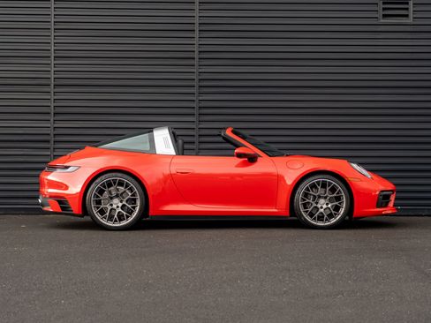 Certified 2021 Porsche 911 Targa 4 AWD/4WD image 9