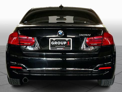 Used 2017 BMW 320i Sedan image 4