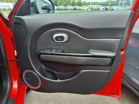 Used 2019 Kia Soul + FWD image 30