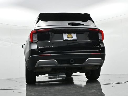 Certified 2026 Ford Explorer Platinum AWD/4WD image 23