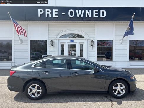 Used 2018 Chevrolet Malibu LS w/ LPO, Convenience Package 1 image 4