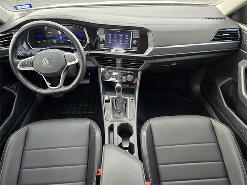 Used 2023 Volkswagen Jetta SE image 13