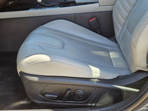 Used 2025 Hyundai Elantra Limited FWD image 24