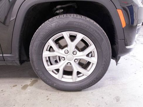 Used 2022 Jeep Grand Cherokee L Limited image 11