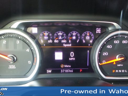 Used 2022 Chevrolet Silverado 2500 LTZ w/ LTZ Convenience Package image 11